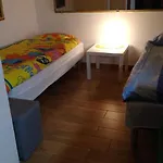 Vandrarhem Szalupa Airport Zakroczym