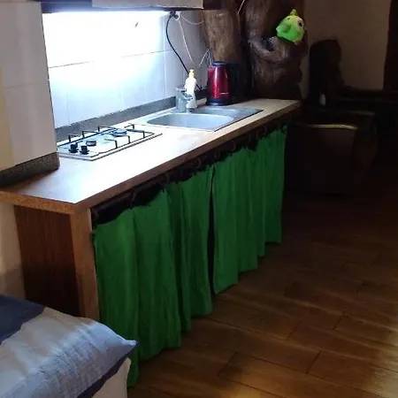 Szalupa Airport Vandrerhjem