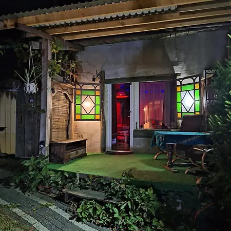 Vandrerhjem Szalupa Airport Zakroczym