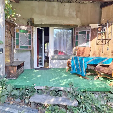 Szalupa Airport Vandrerhjem Zakroczym