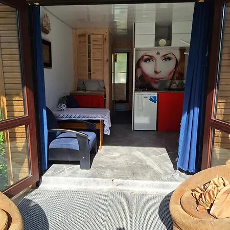 Szalupa Airport Hostel Zakroczym