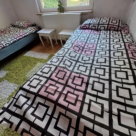 Vandrerhjem Szalupa Airport *