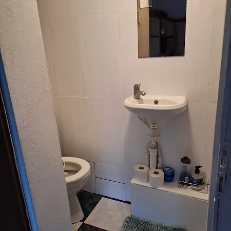 Vandrerhjem Szalupa Airport Zakroczym