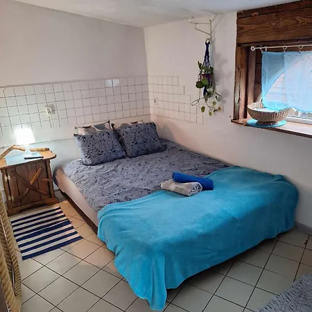 Szalupa Airport Hostel Zakroczym