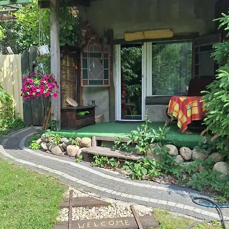 Vandrerhjem Szalupa Airport