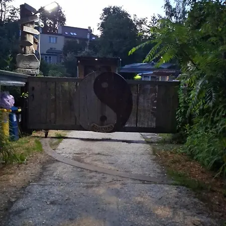 Szalupa Airport Vandrerhjem Zakroczym