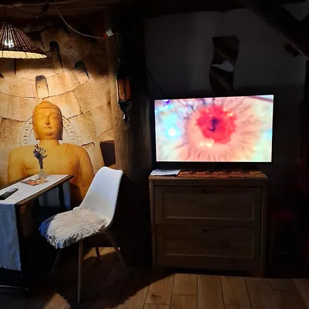 Szalupa Airport Hostel Zakroczym