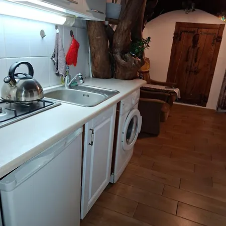 Szalupa Airport Vandrerhjem *