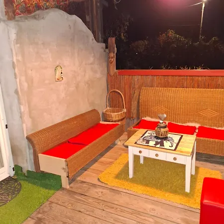 Szalupa Airport Vandrerhjem *