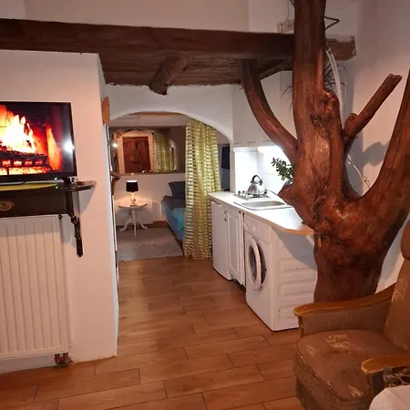 Szalupa Airport Vandrerhjem *