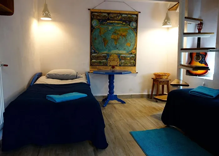 Hostel Szalupa Airport