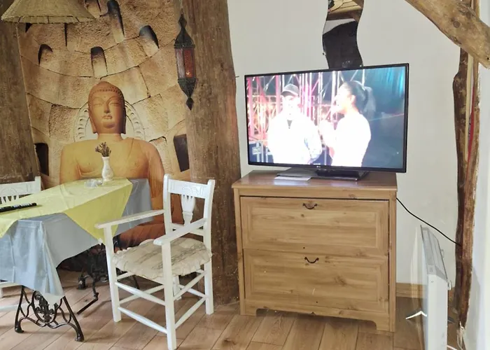 Hostel Szalupa Airport