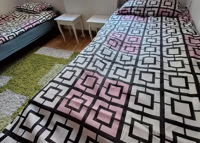 Hostel Szalupa Airport *