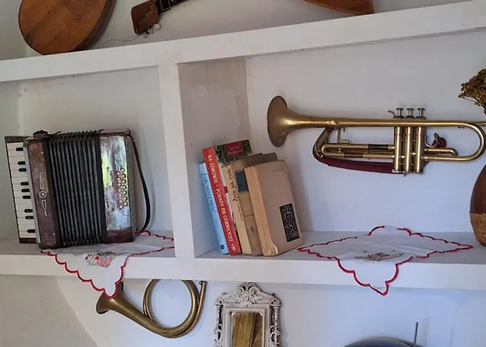 Szalupa Airport Hostel *