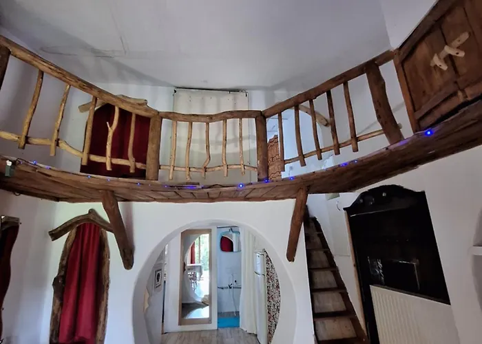 Hostel Szalupa Airport