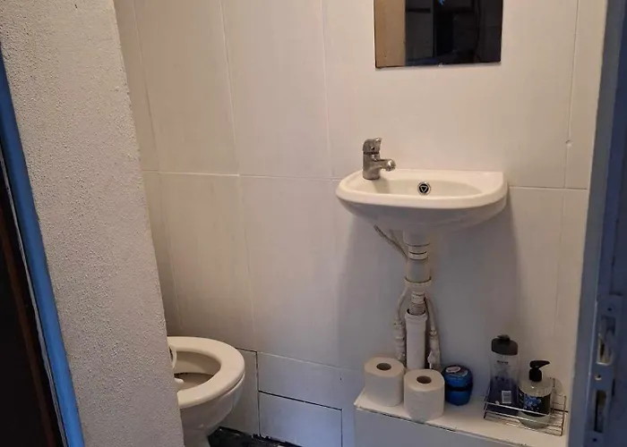 Hostel Szalupa Airport Zakroczym