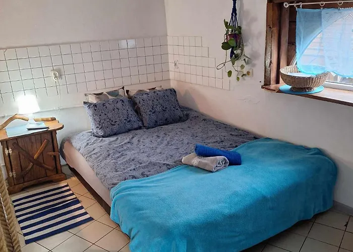 Szalupa Airport Hostel Zakroczym