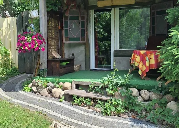 Hostel Szalupa Airport