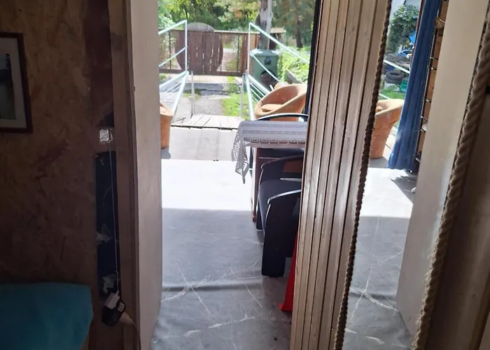 Szalupa Airport Hostel Zakroczym