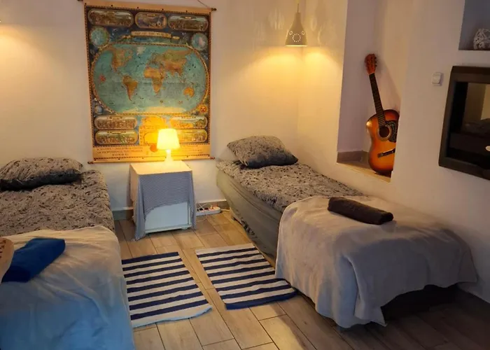 Szalupa Airport Hostel Zakroczym