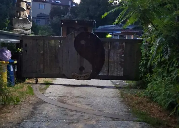 Szalupa Airport Hostel Zakroczym